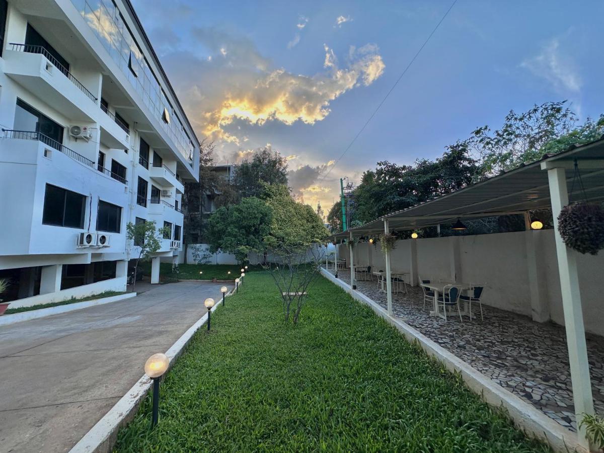 Zeke Hotels Bangalore Exterior photo
